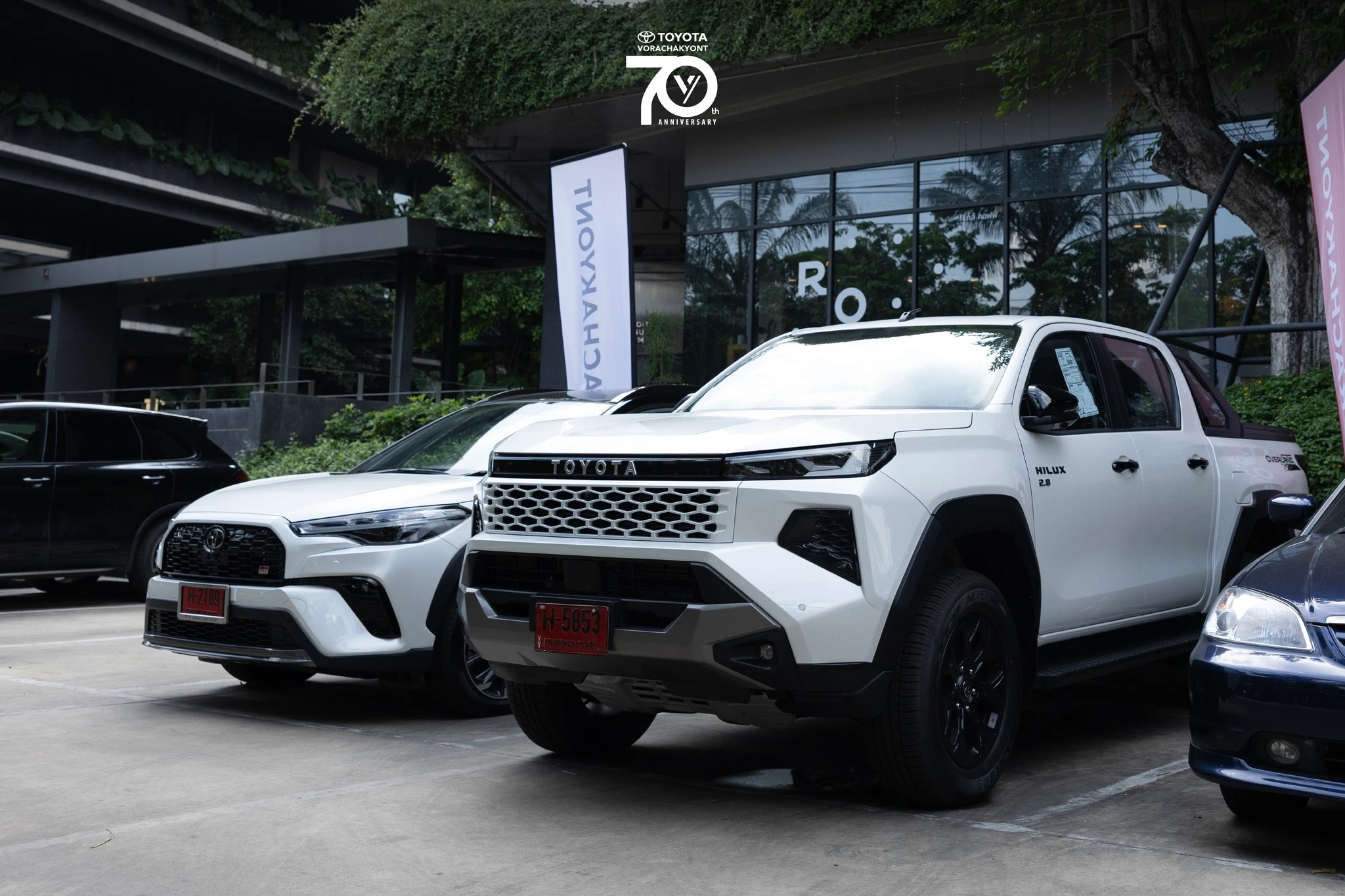 จบไปแล้วกับงาน VORACHAKYONT EXCLUSIVE TEST DRIVE  @ ROOTS AT 111 PRADITMANUTHAM โตโยต้าวรจักร์ยนต์รวมภาพบรรยากาศในงานมาให้ทุกท่านได้ชมกันครับ - ประดิษฐ์มนูธรรม